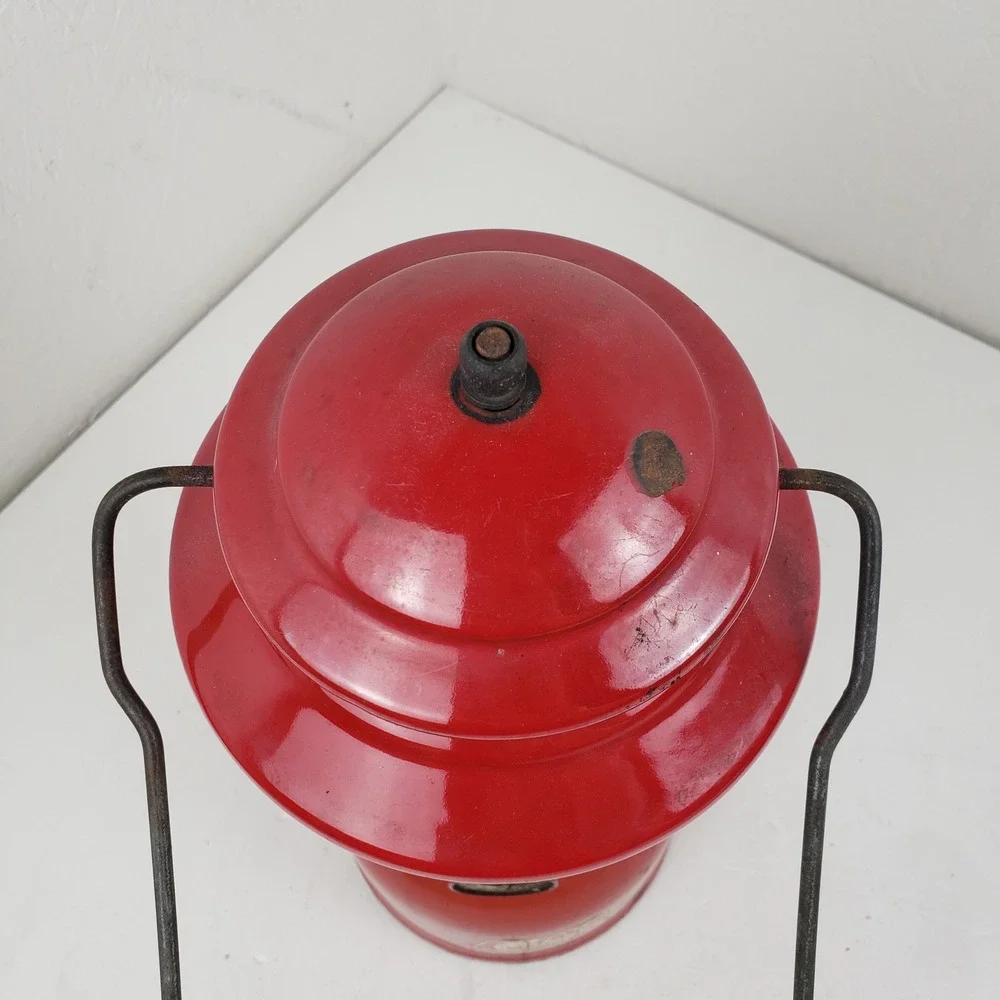 Vintage Coleman 200A Red Lantern Single Mantle Gas Camping Light 10/68